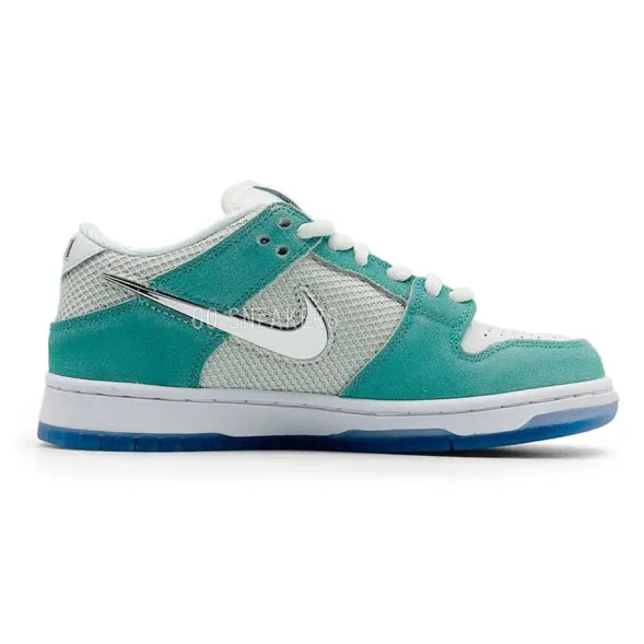 Женские кроссовки Nike SB Dunk Low April Skateboards